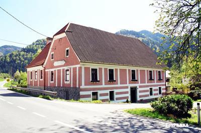 Hribernikova domačija